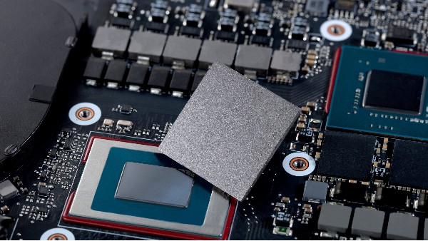 鴻富誠石墨烯導(dǎo)熱墊片