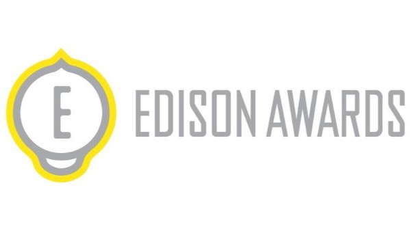 2020愛迪生發(fā)明獎鴻富誠各向異性導熱墊片榮獲愛迪生發(fā)明獎，這是繼獲得全球百大科技研發(fā)獎（R&D 100 Awards）后，鴻富誠再獲國際權威獎項的肯定。